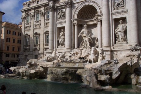 Trevi fountain in Roma